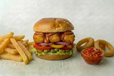 Golden Block (Halloumi Burger)